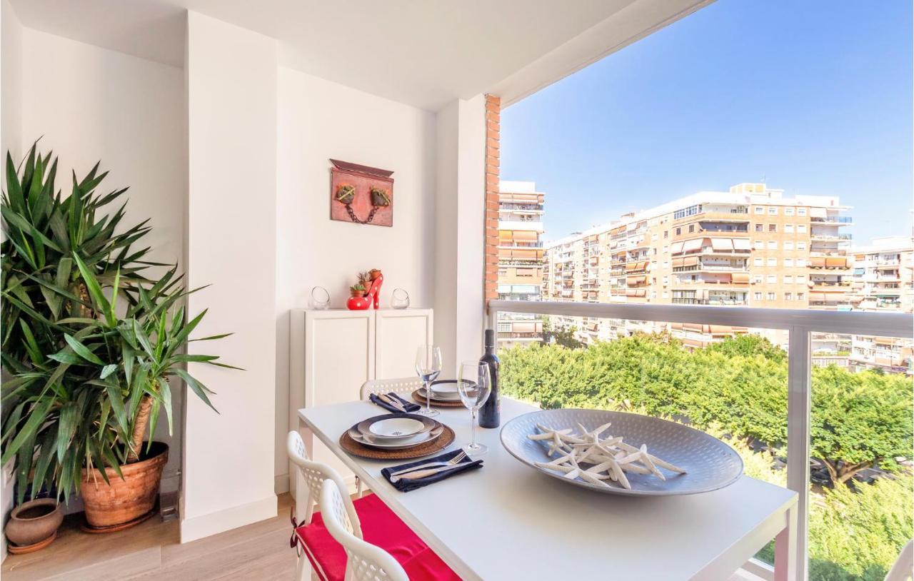 3 Bedroom Beautiful Apartment In Malaga Exterior photo