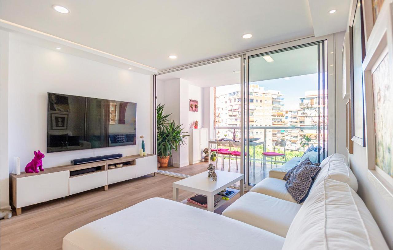 3 Bedroom Beautiful Apartment In Malaga Exterior photo